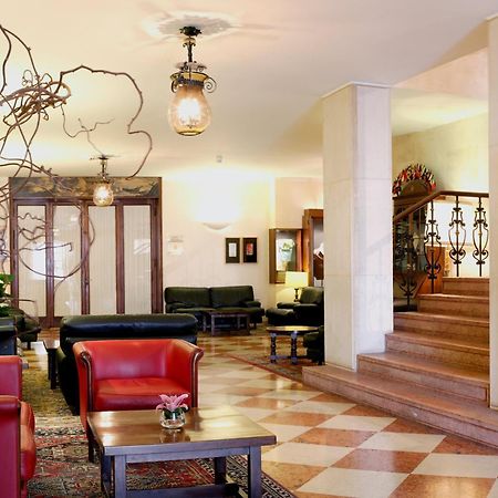 Astoria Hotel Italia Udine Bagian luar foto