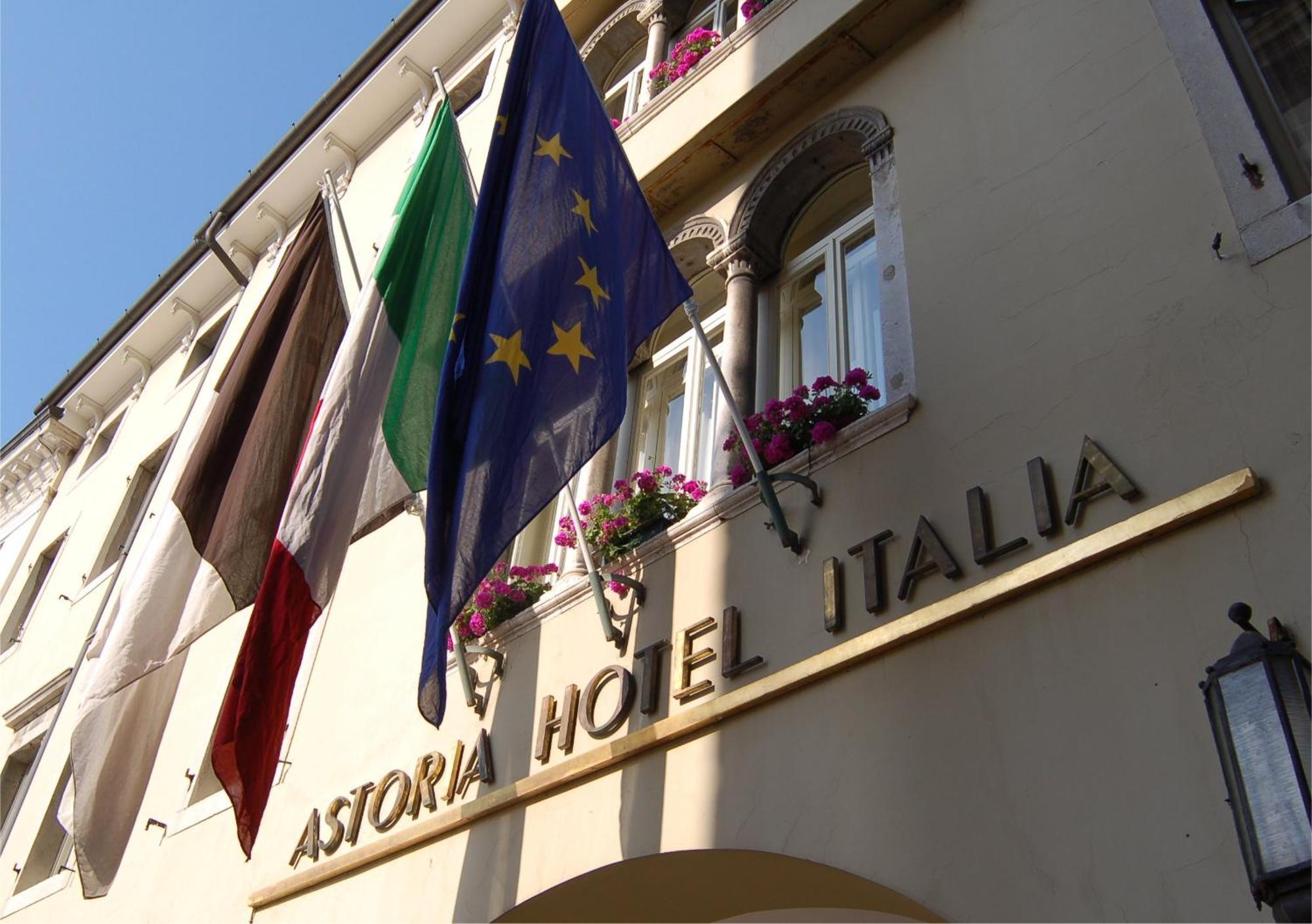 Astoria Hotel Italia Udine Bagian luar foto