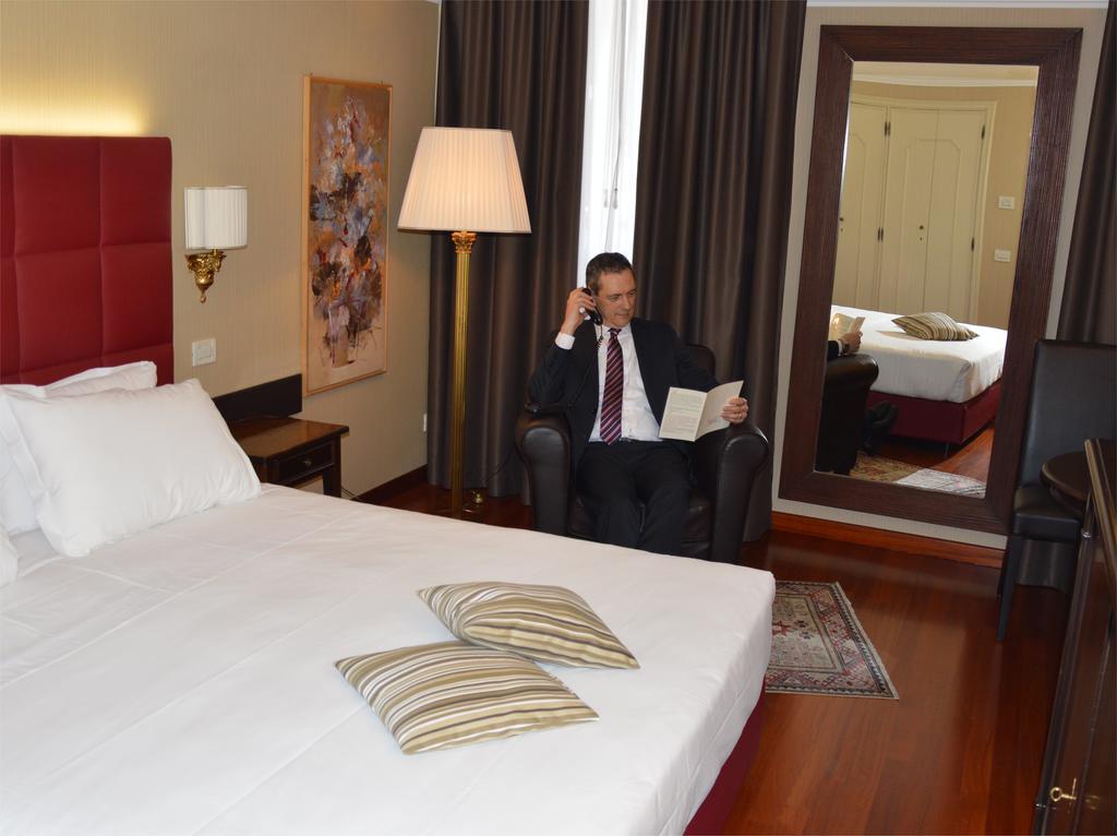 Astoria Hotel Italia Udine Bagian luar foto