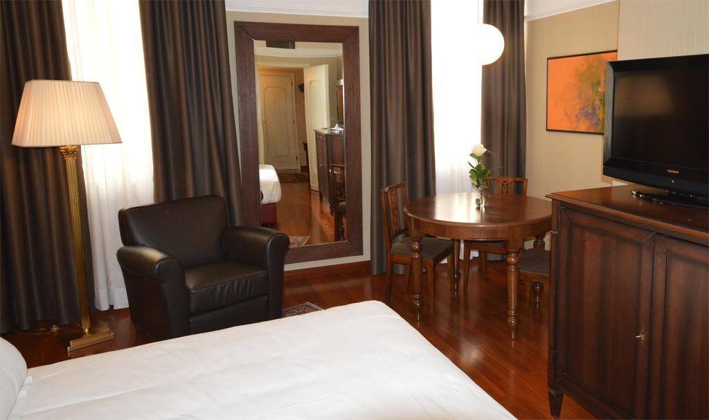 Astoria Hotel Italia Udine Bagian luar foto