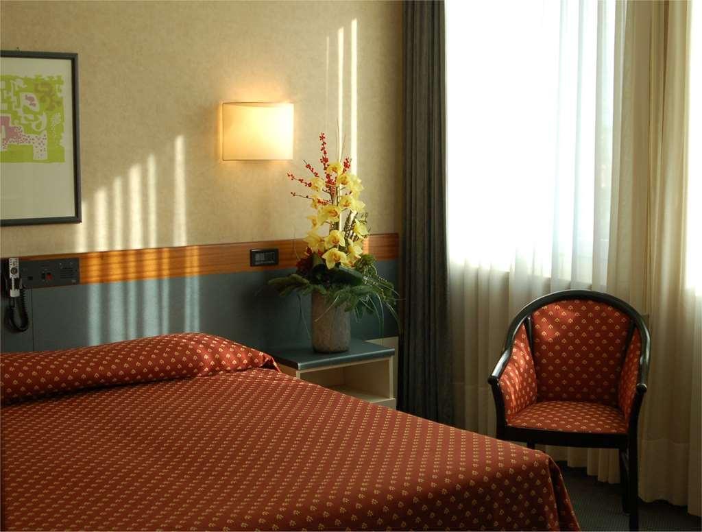 Astoria Hotel Italia Udine Ruang foto